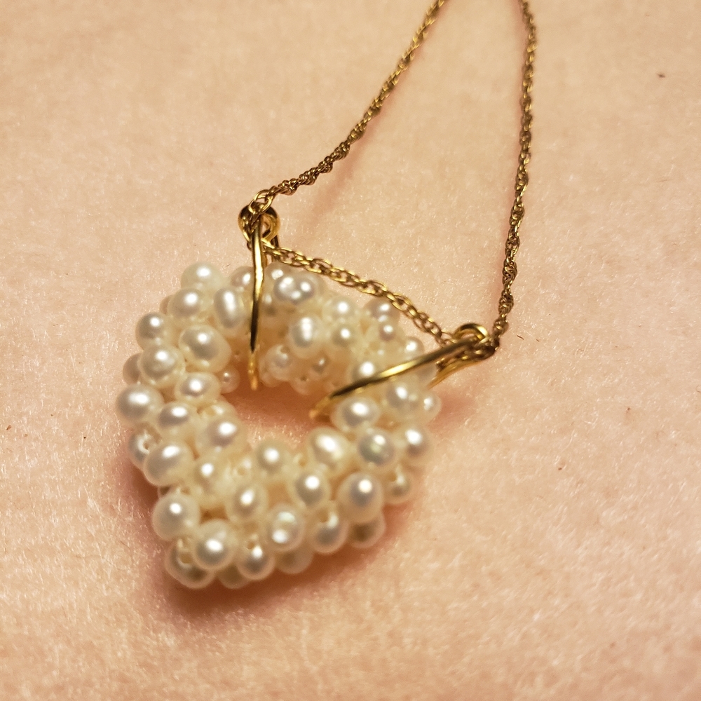 Pearl Cluster 🤍 Pendant & Gold Chain Necklace